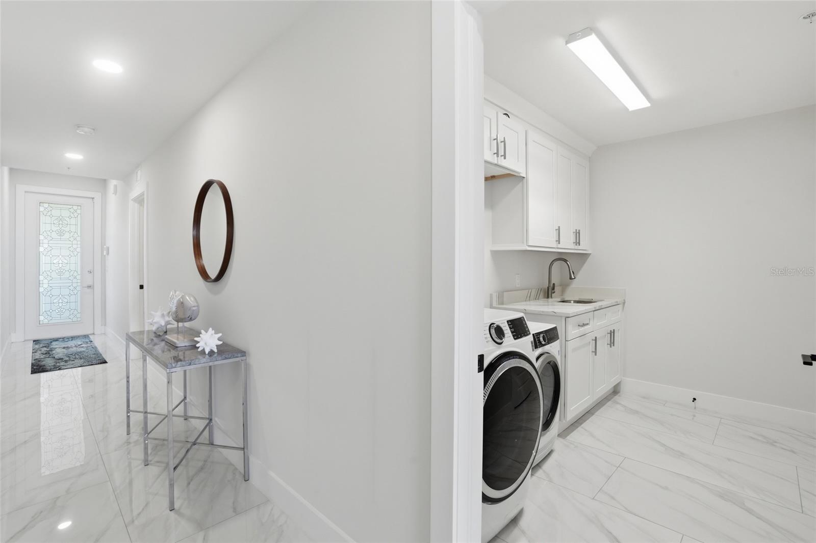 PARADISE POINTE - Residential