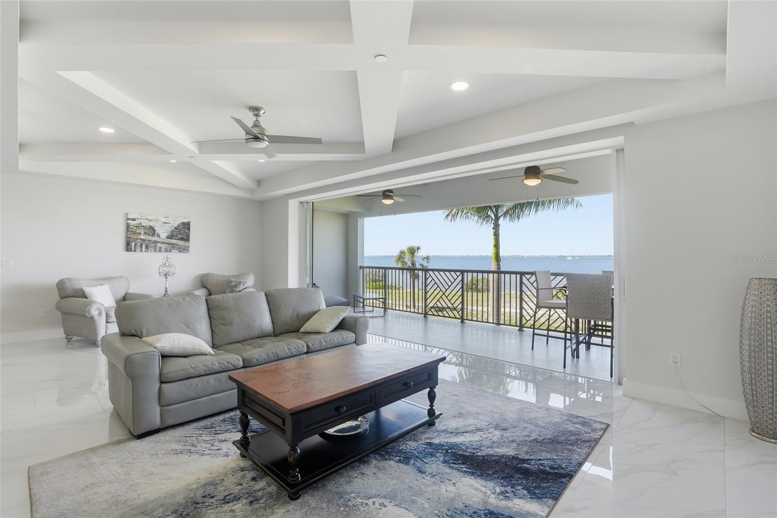 PARADISE POINTE - Residential