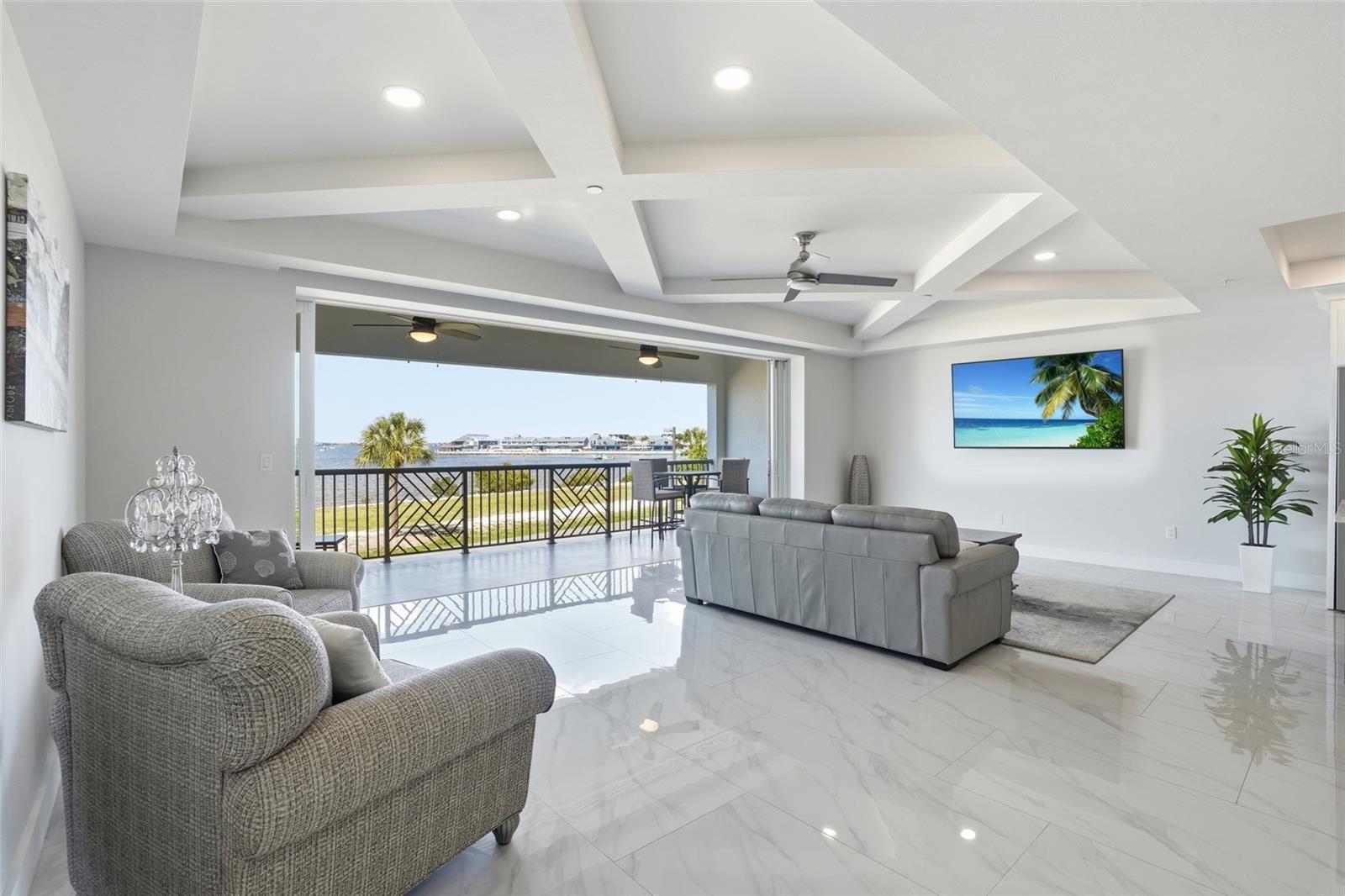 PARADISE POINTE - Residential