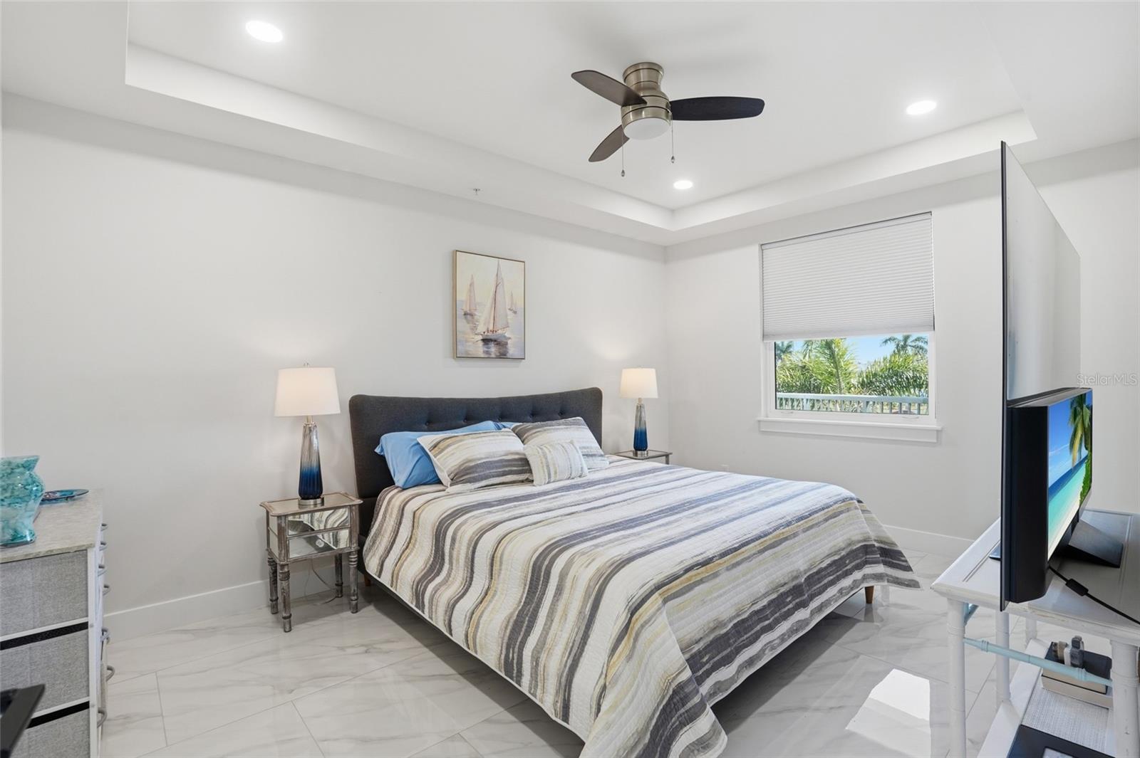 PARADISE POINTE - Residential