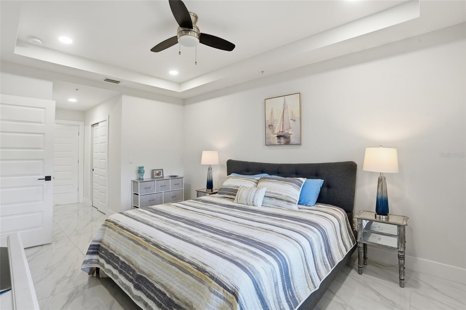 PARADISE POINTE - Residential