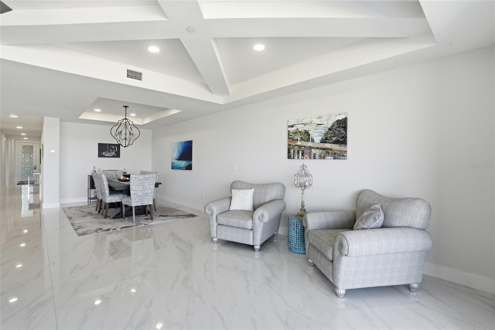 PARADISE POINTE - Residential