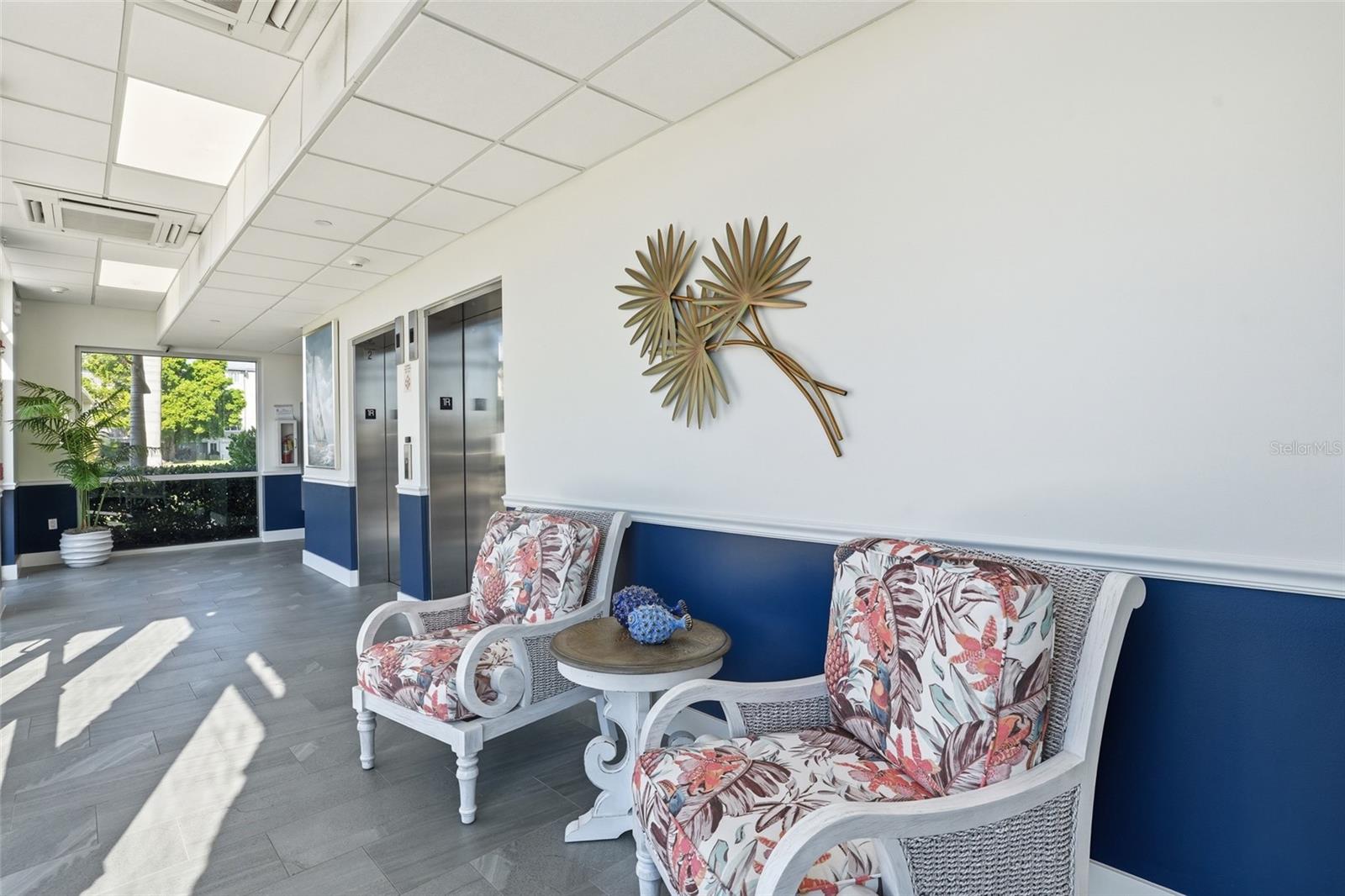 PARADISE POINTE - Residential