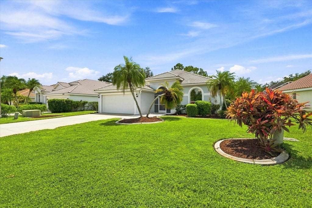 Photo of 6983 Superior Street Circle, Sarasota, FL 34243 (MLS # A4704980)
