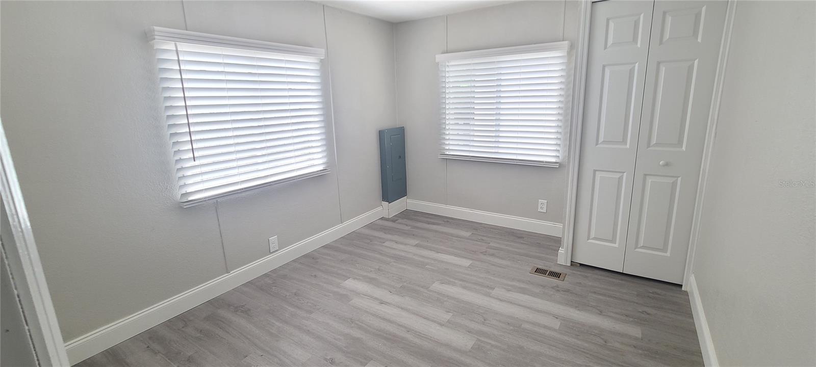 HALIFAX MOBILE ESTATES - Residential