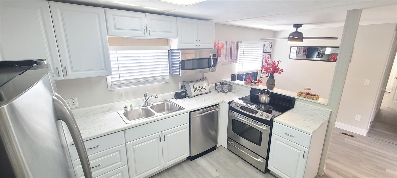 HALIFAX MOBILE ESTATES - Residential