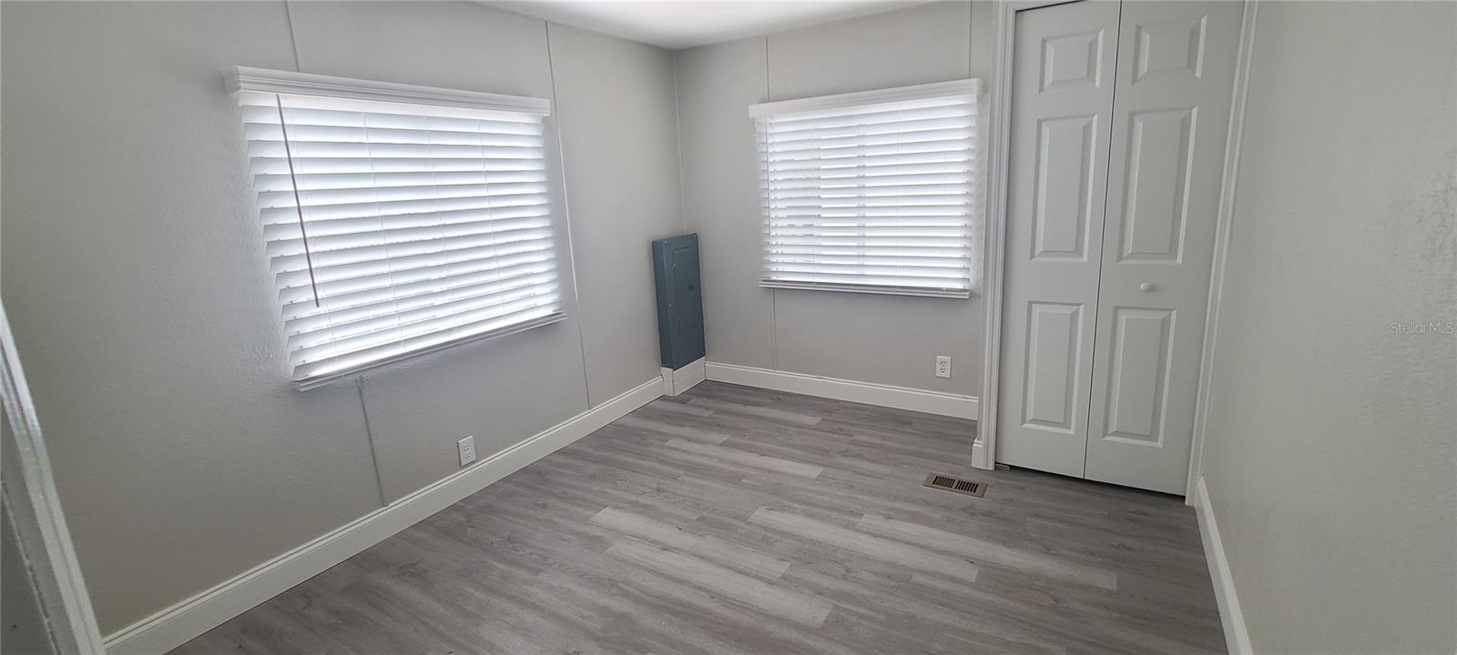 HALIFAX MOBILE ESTATES - Residential