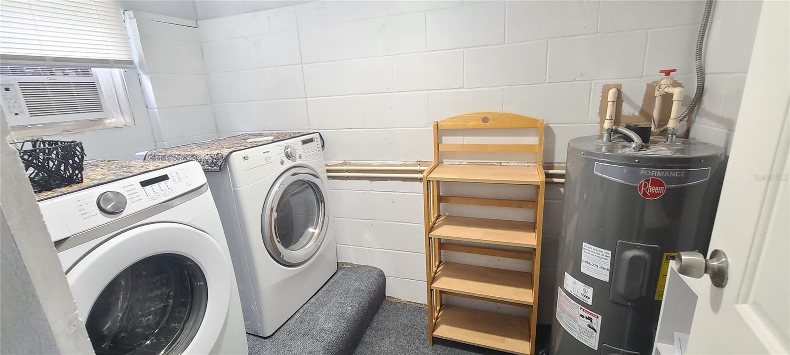 HALIFAX MOBILE ESTATES - Residential