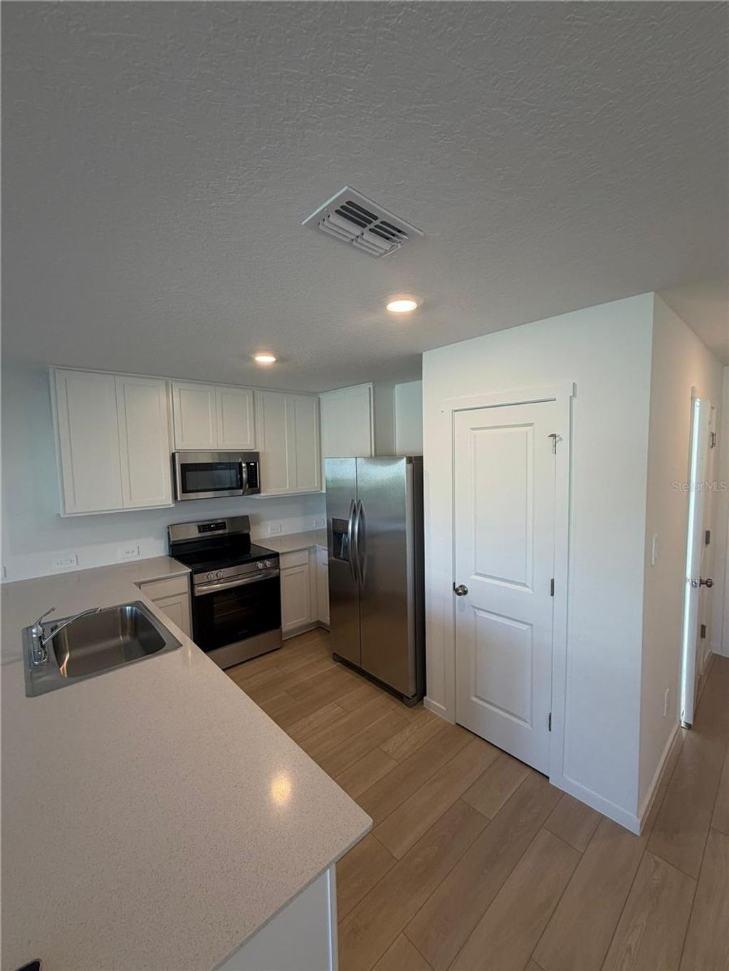 Photo of 824 Lynx Street, Davenport, FL 33837 (MLS # S5147487)