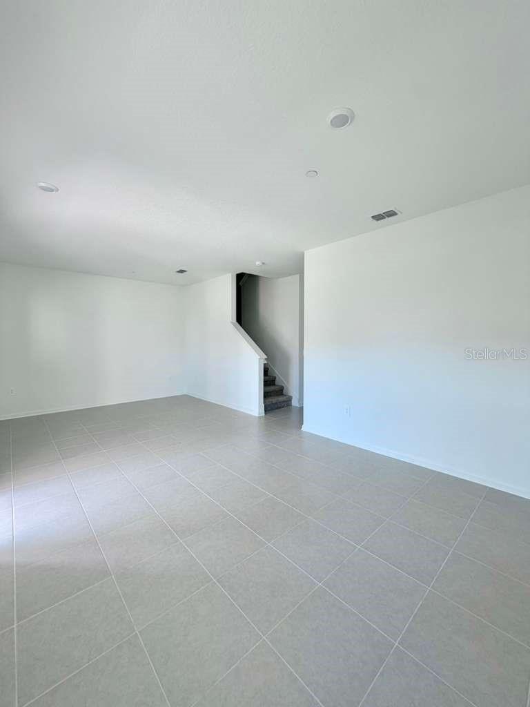 BRONSONS RDG - Residential Lease