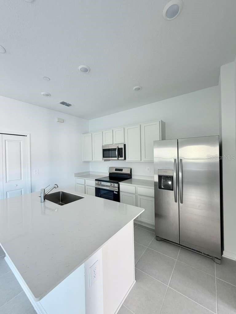 BRONSONS RDG - Residential Lease