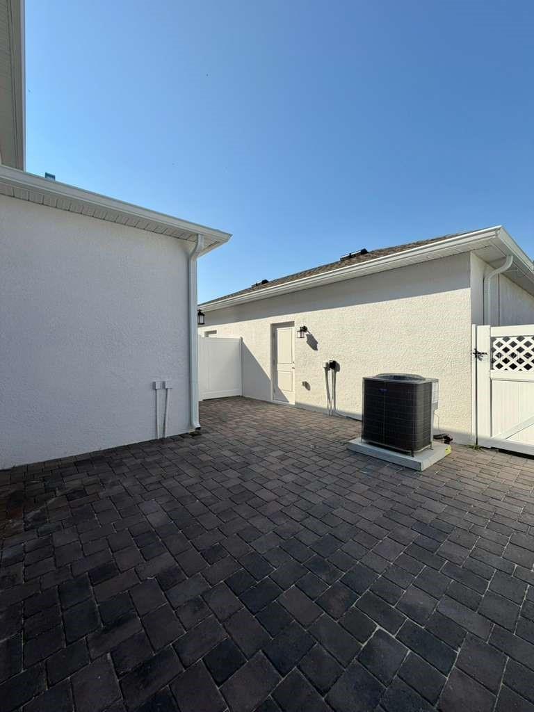 BRONSONS RDG - Residential Lease