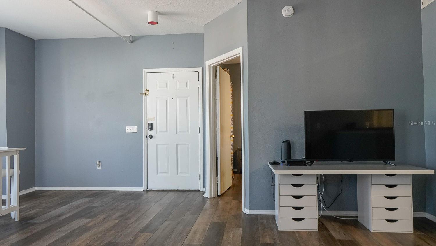 BEACHWAY CONDOS - Residential