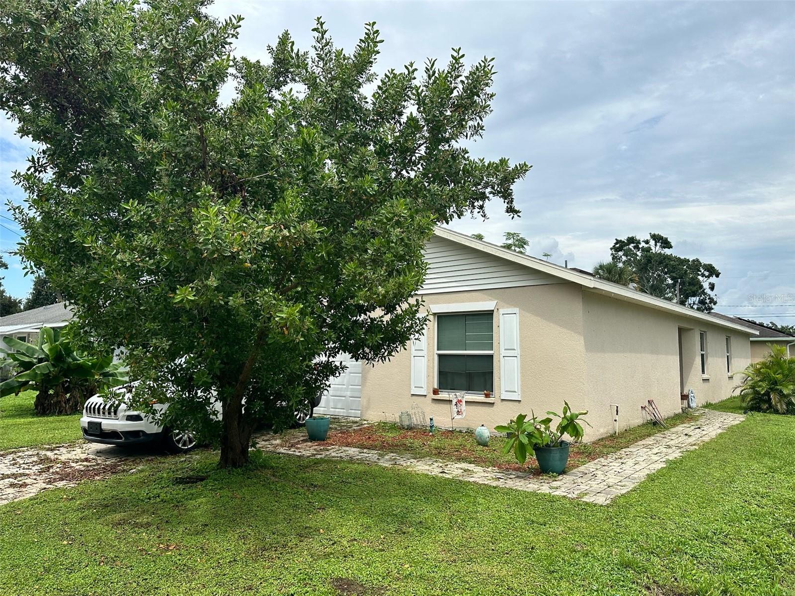 4000 ALMOND AVENUE