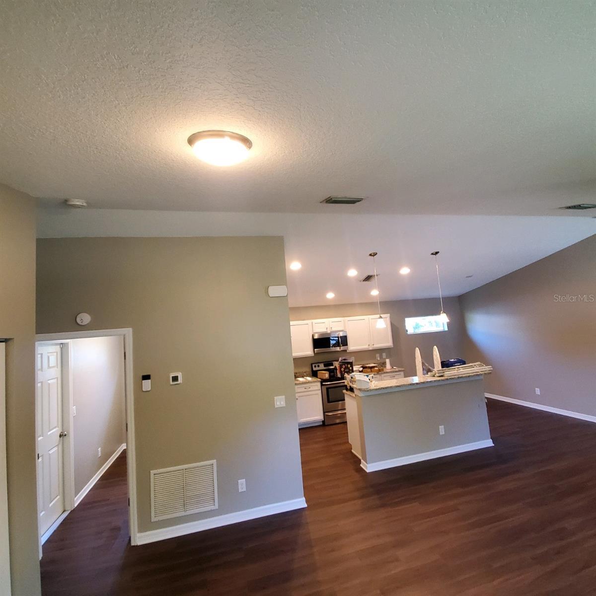 4000 ALMOND AVENUE