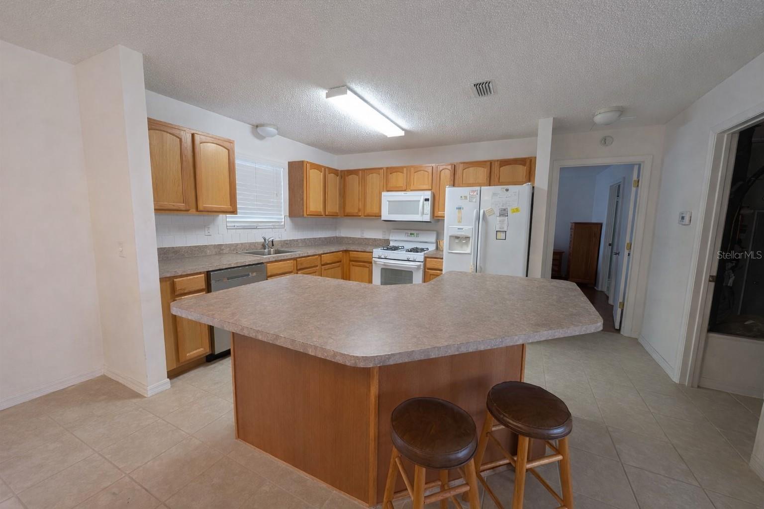 1369 SUFFIELD STREET