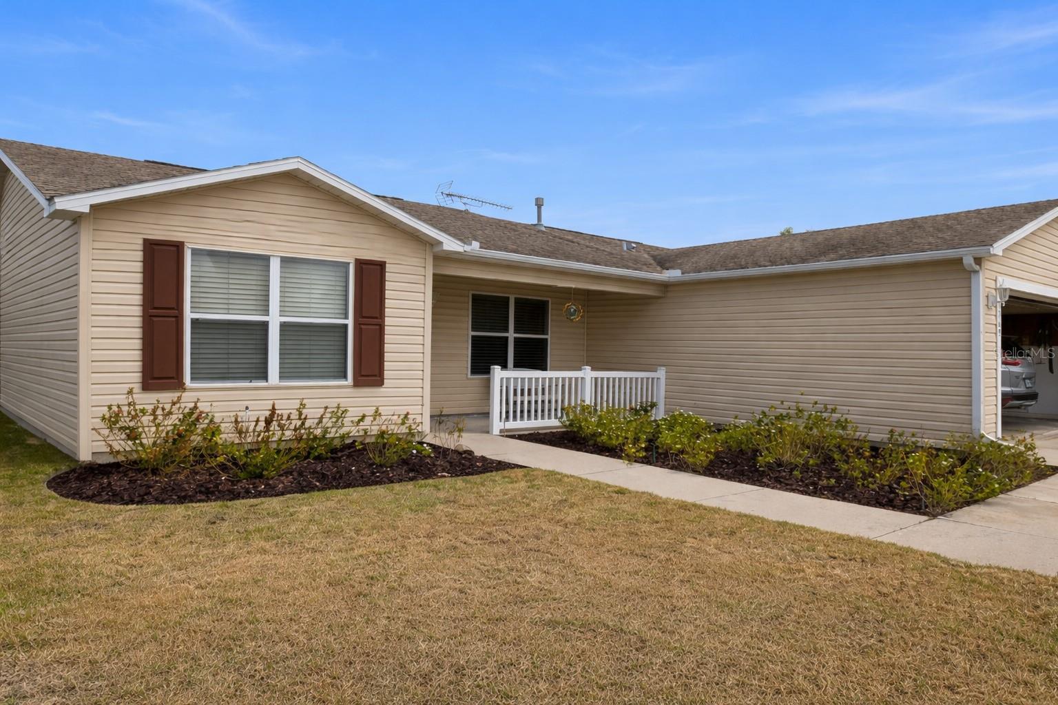 1369 SUFFIELD STREET