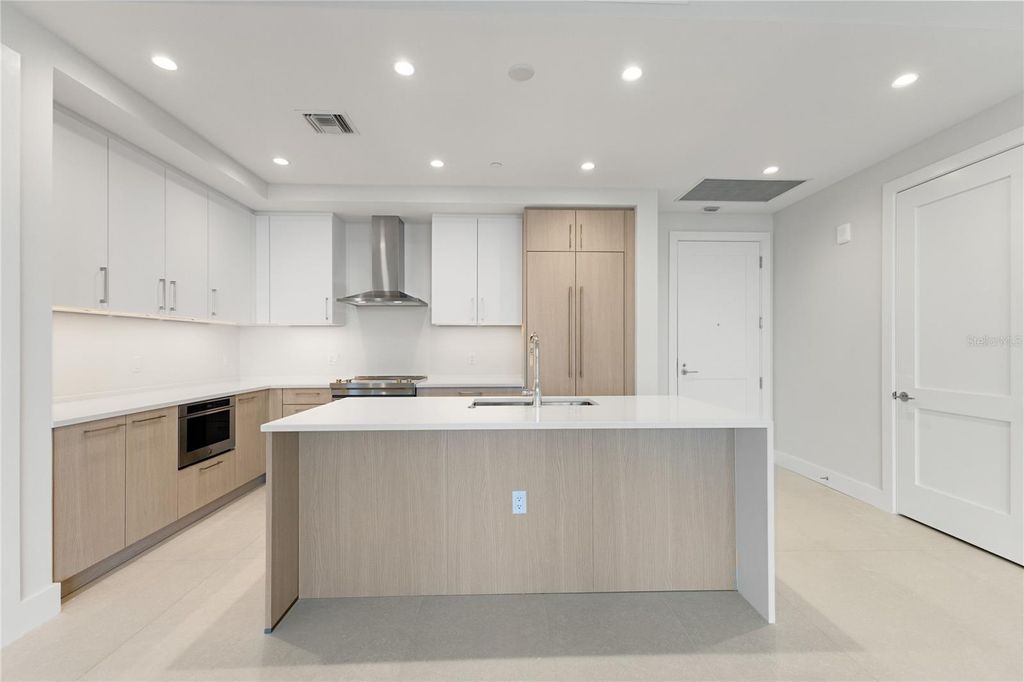 Photo of 235 1st Avenue S #1907, St Petersburg, FL 33701 (MLS # TB8456973)