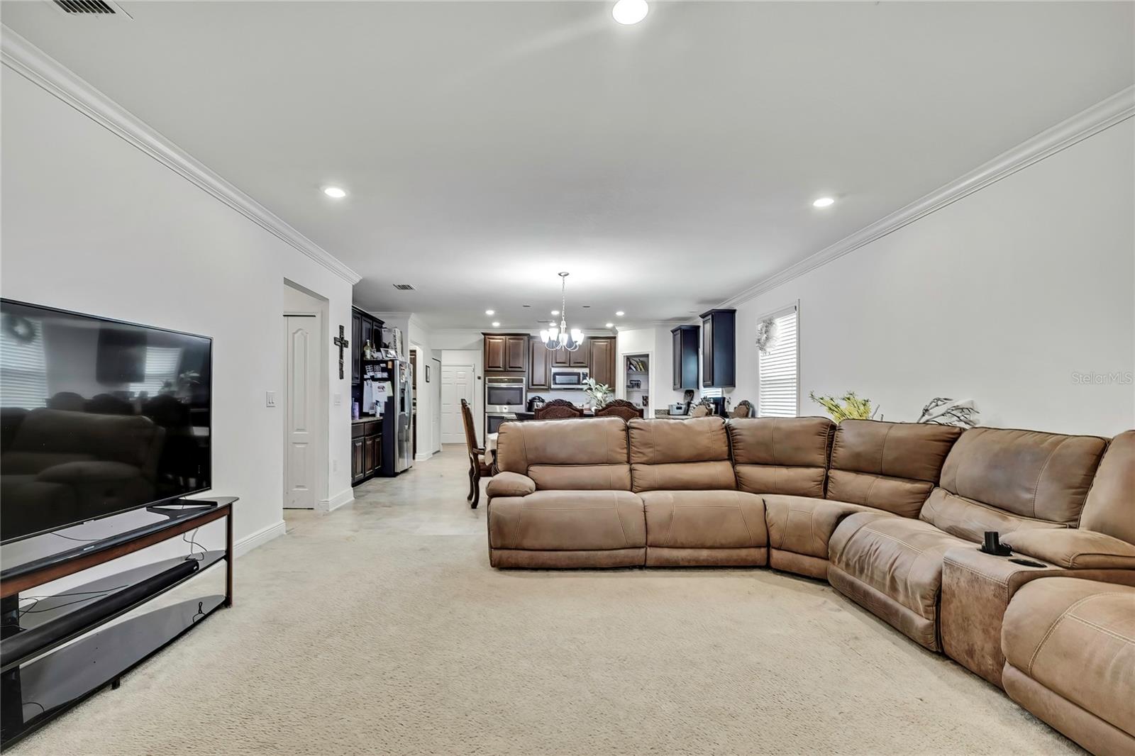 ROYAL HIGHLANDS - Residential