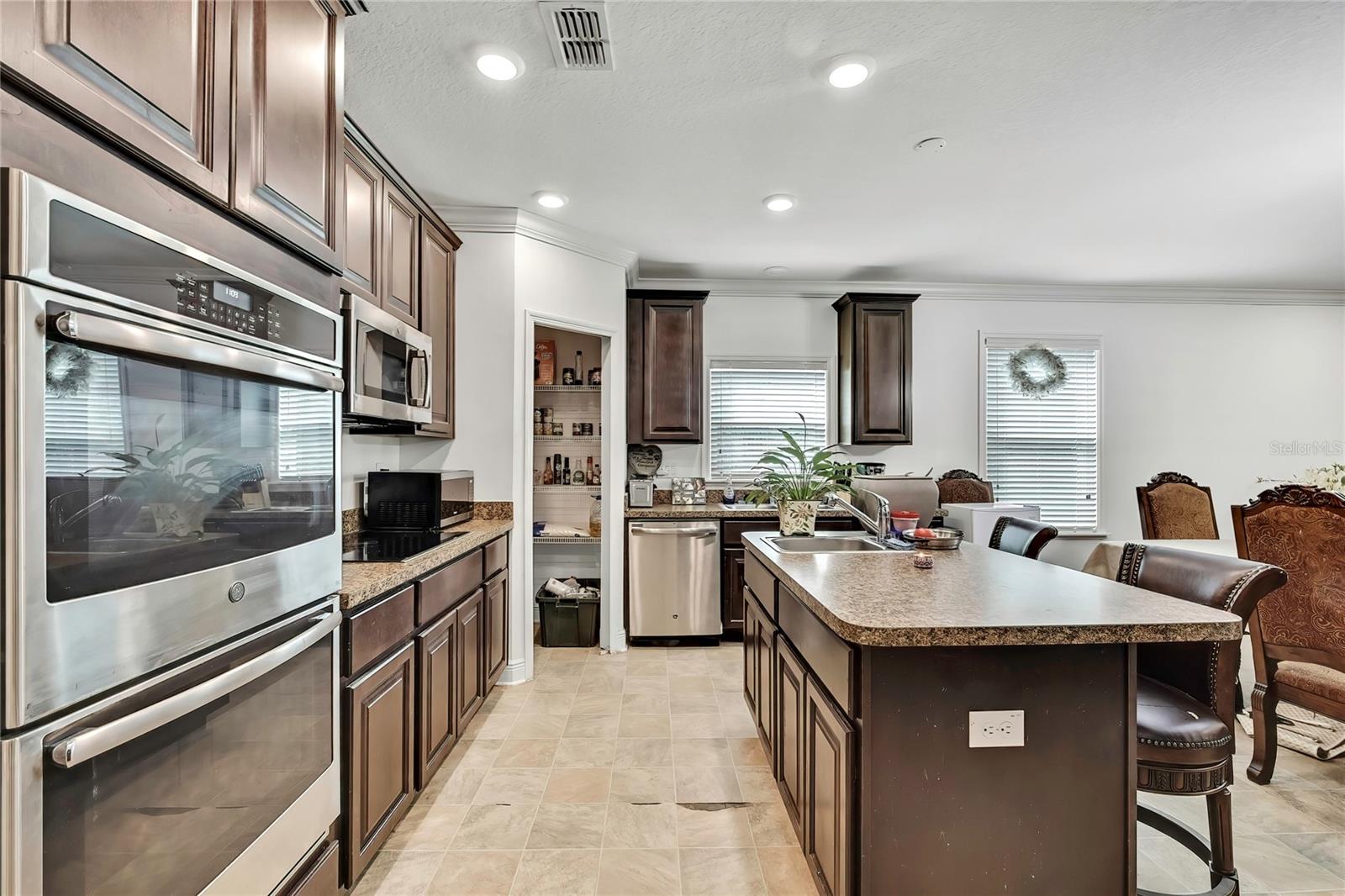 ROYAL HIGHLANDS - Residential