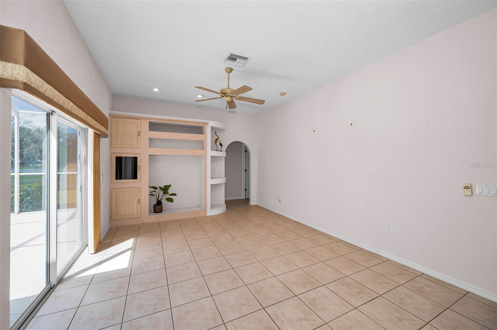 WHISPERING LAKES EAST - Residential