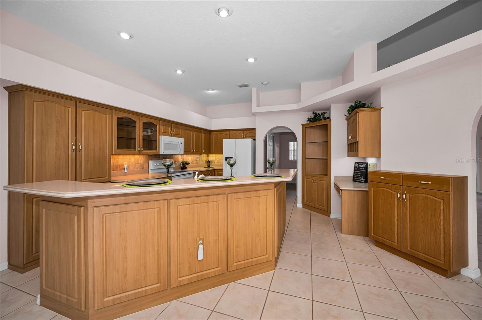 WHISPERING LAKES EAST - Residential