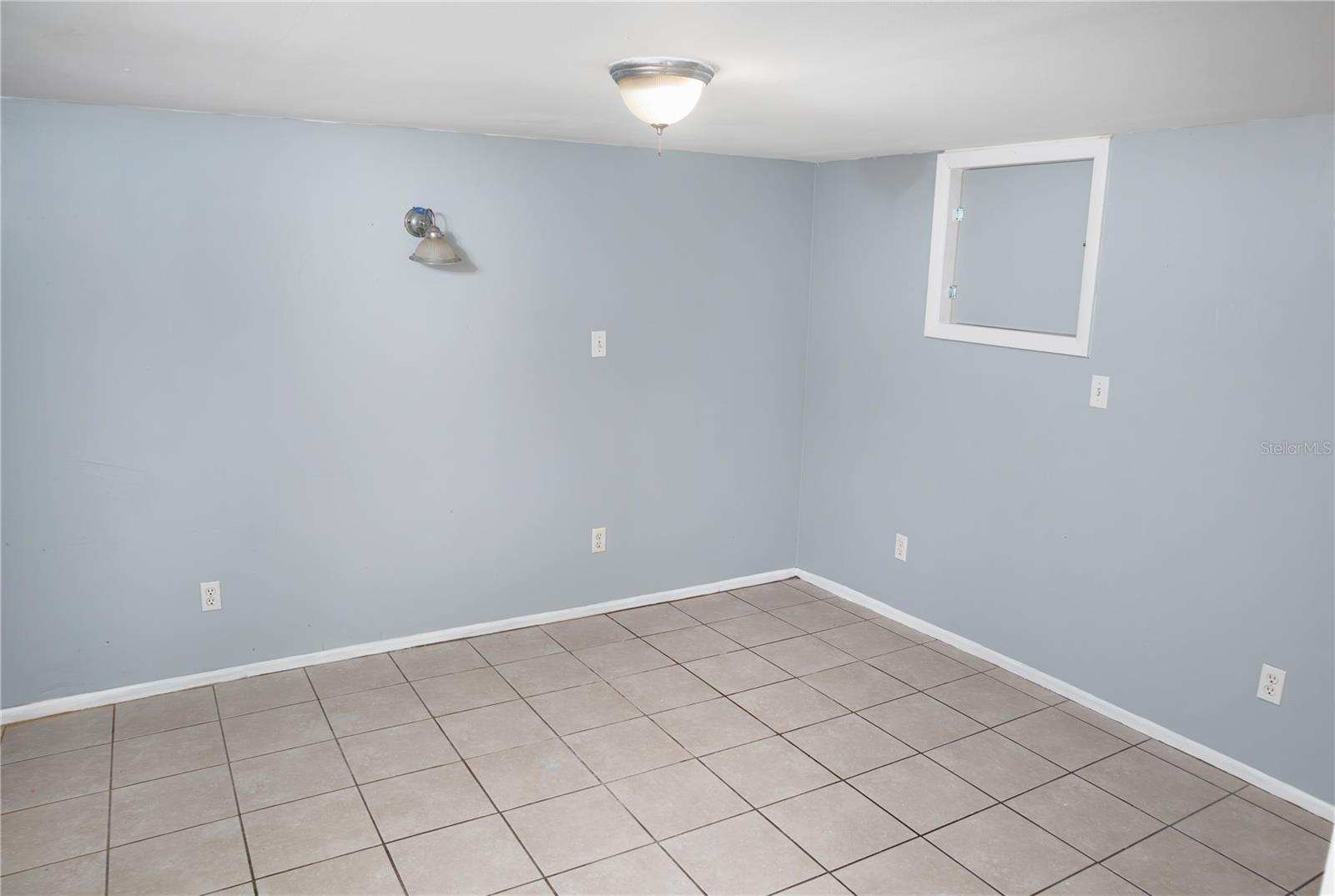 THE LAKES - Residential