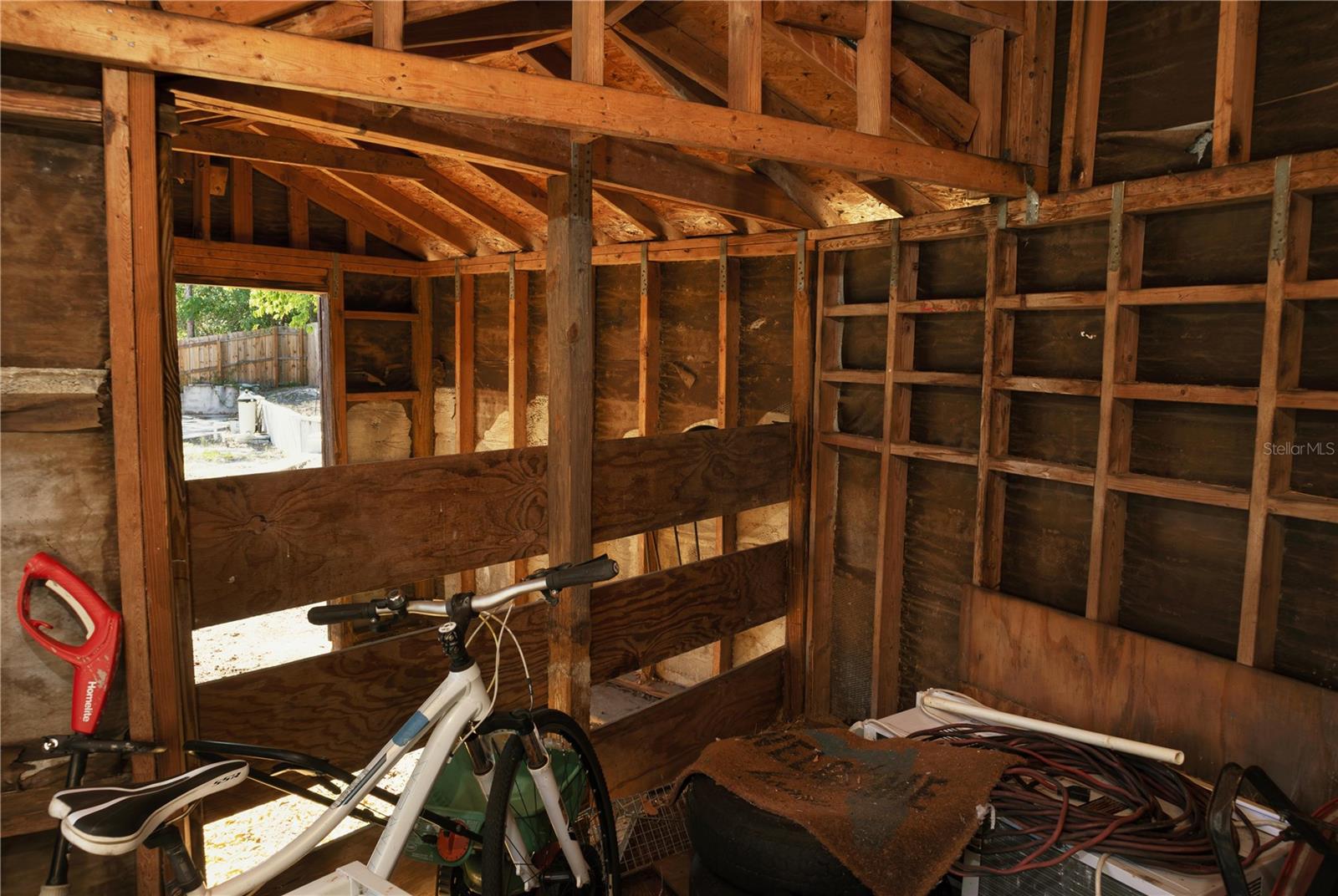 THE LAKES - Residential