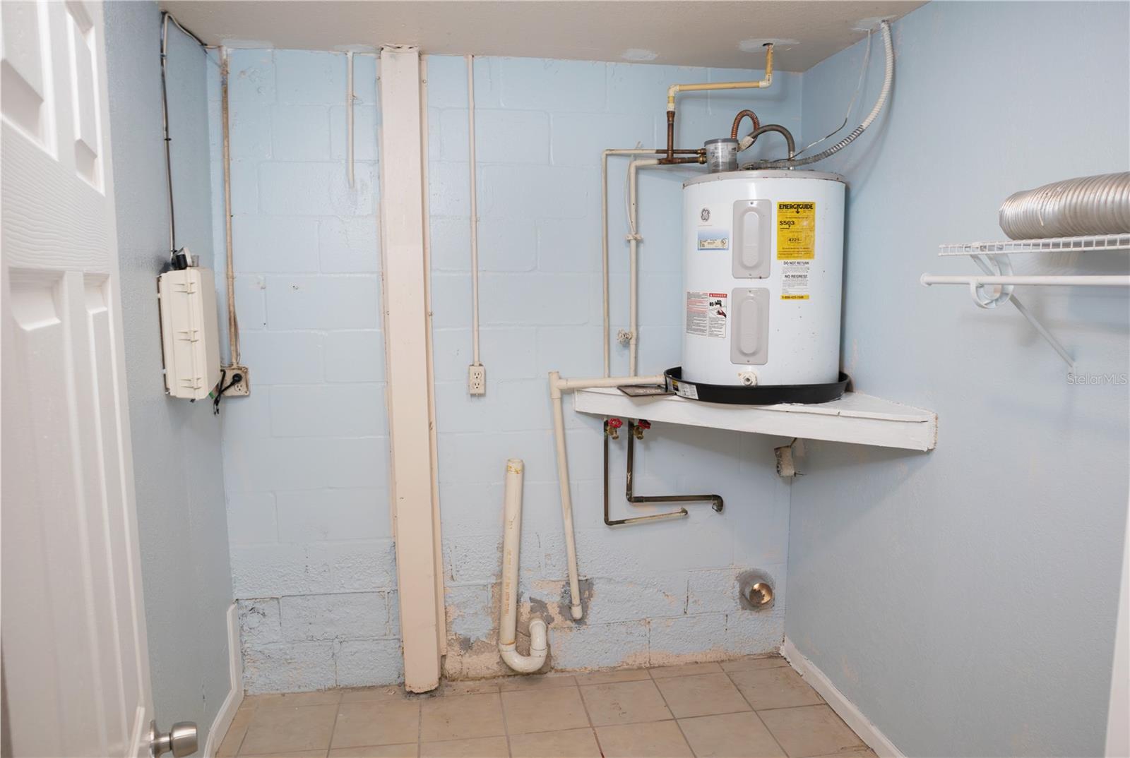 THE LAKES - Residential