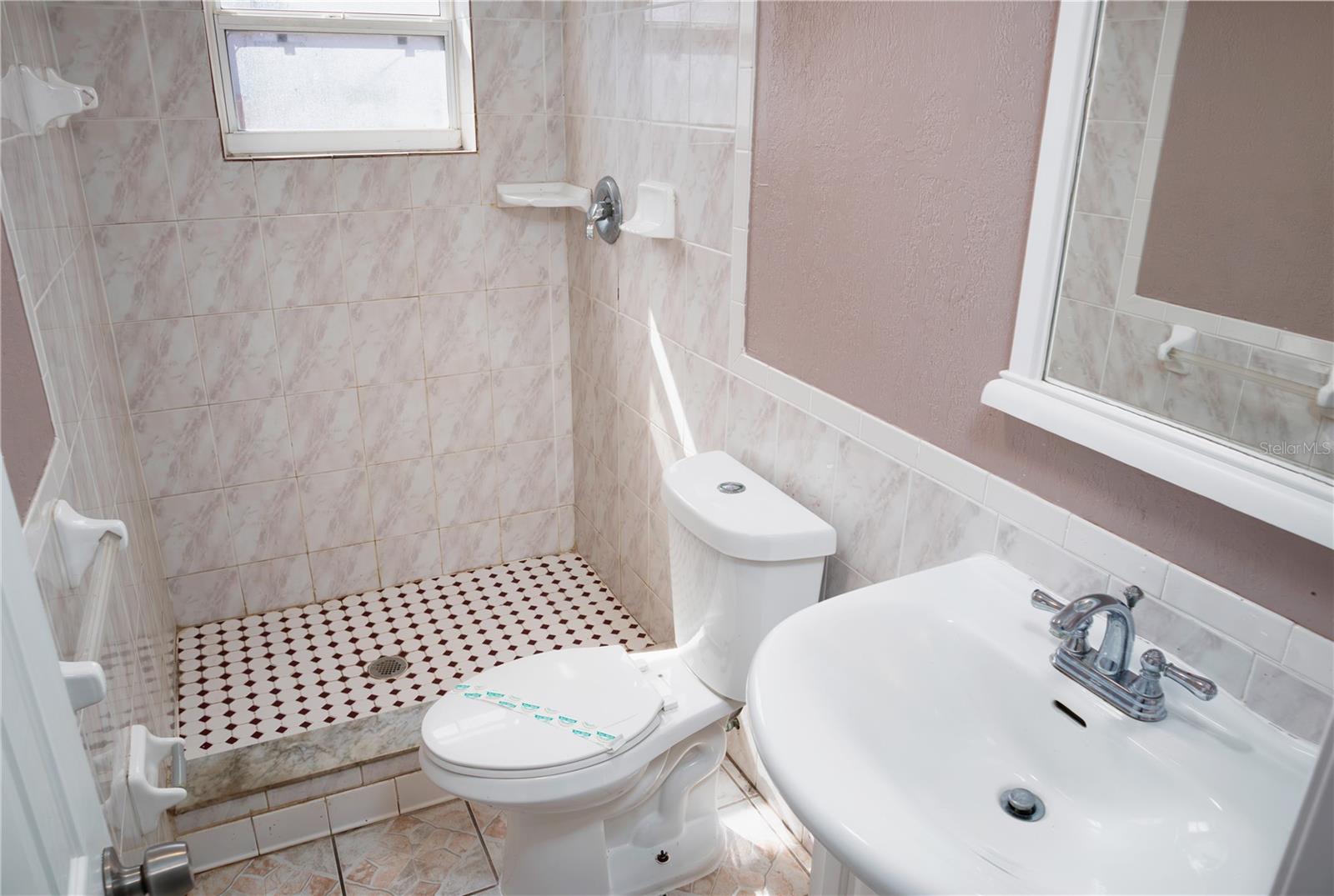 THE LAKES - Residential