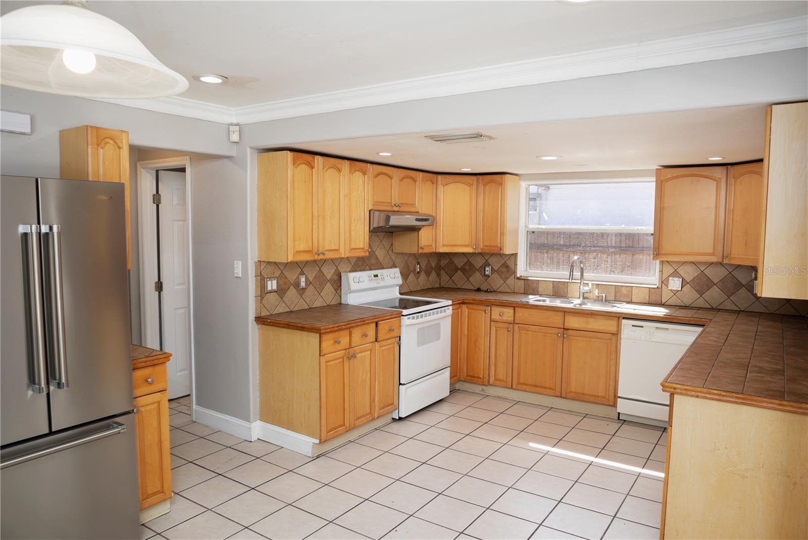 THE LAKES - Residential