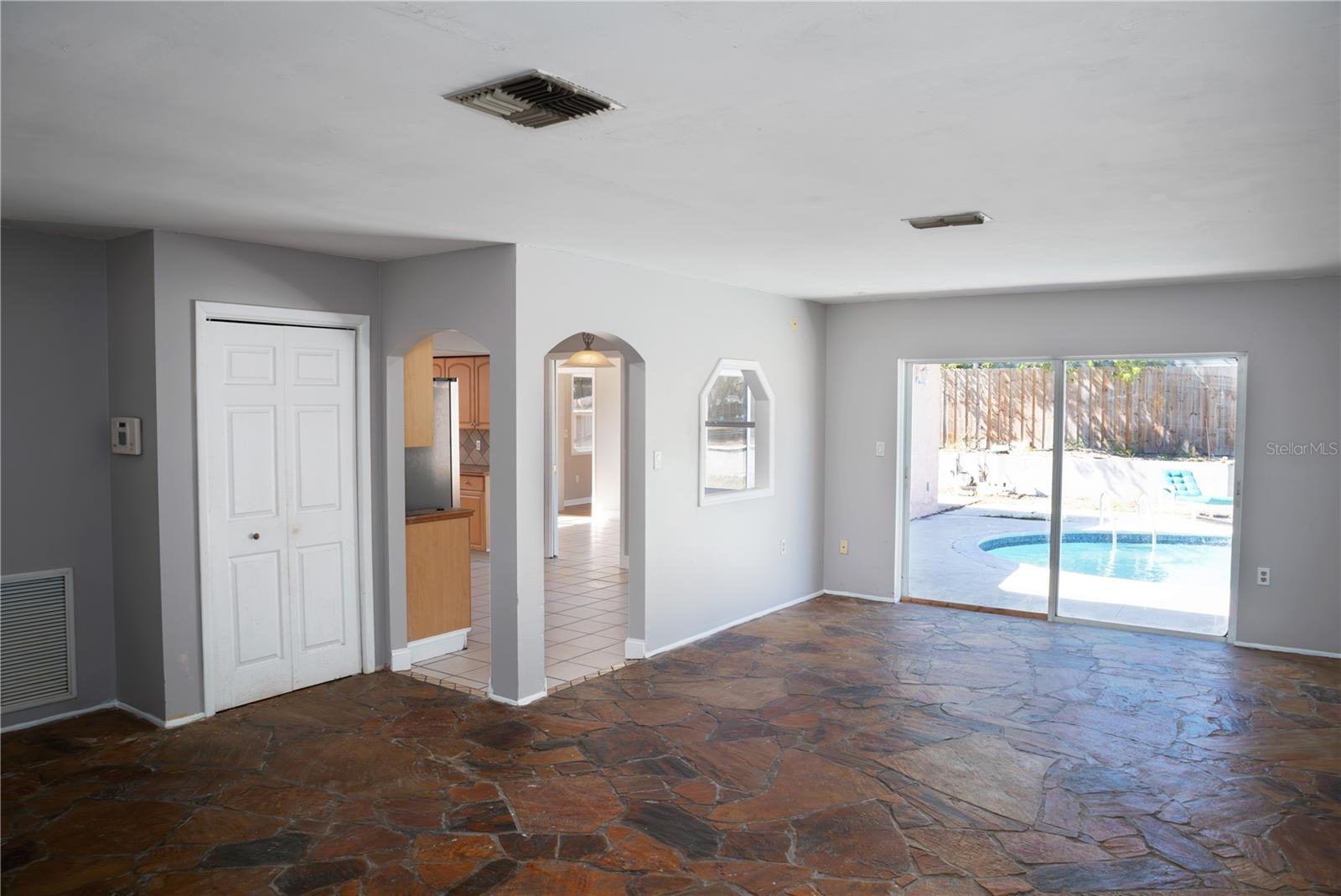 THE LAKES - Residential