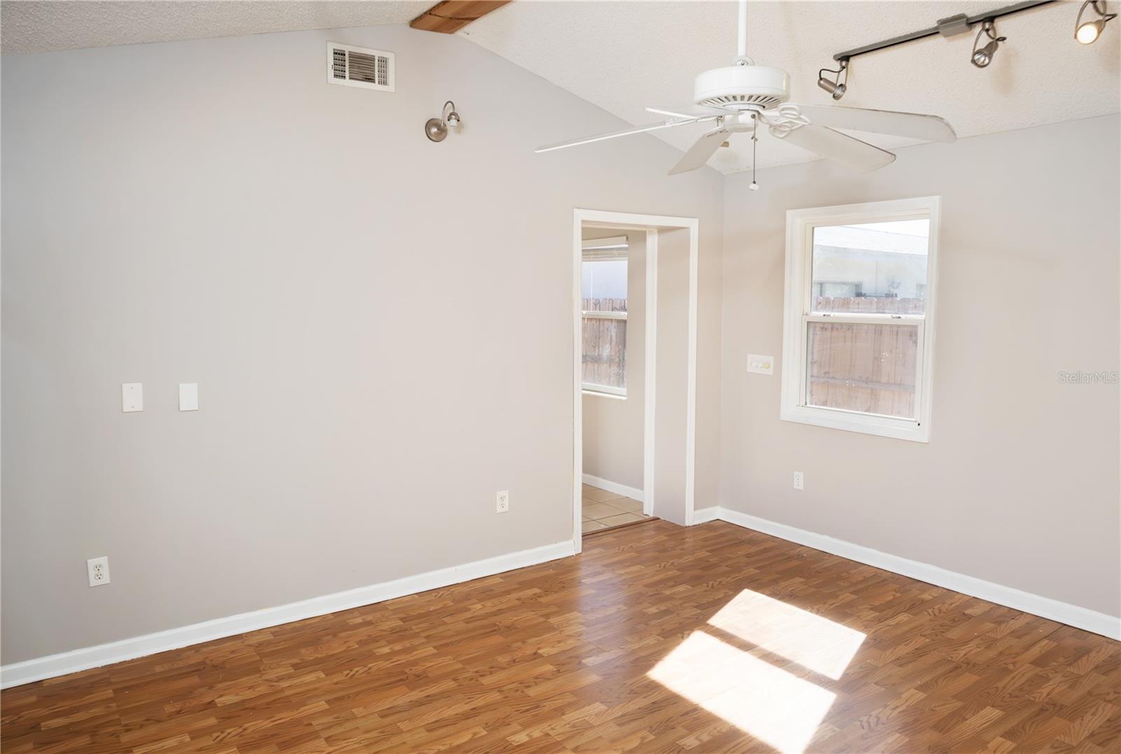 THE LAKES - Residential