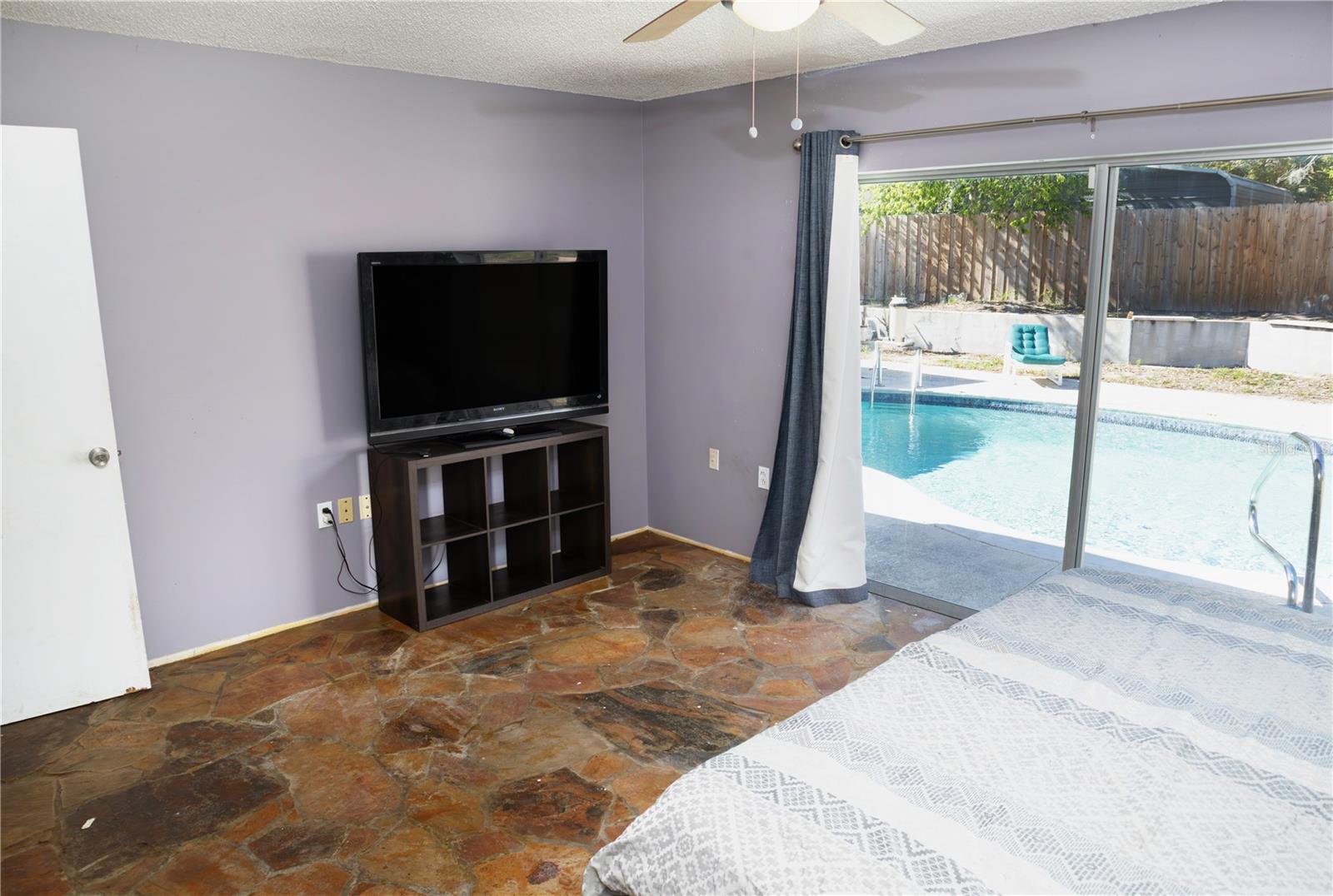 THE LAKES - Residential