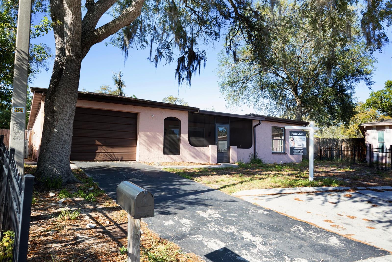 THE LAKES - Residential