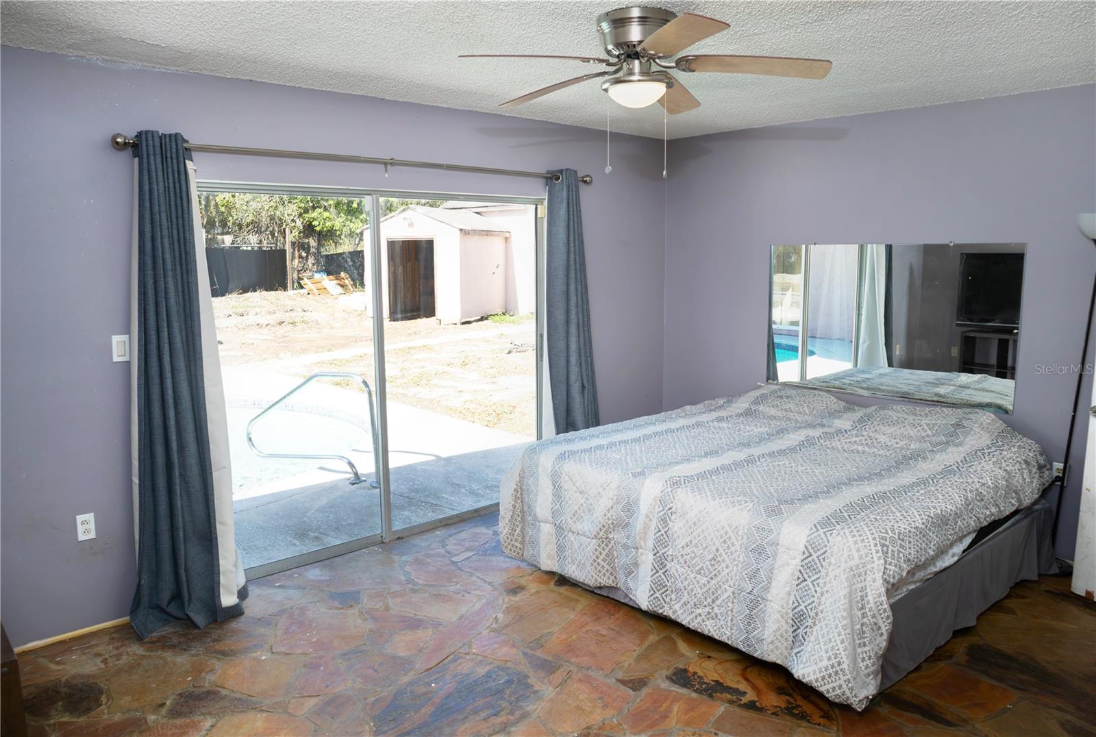 THE LAKES - Residential