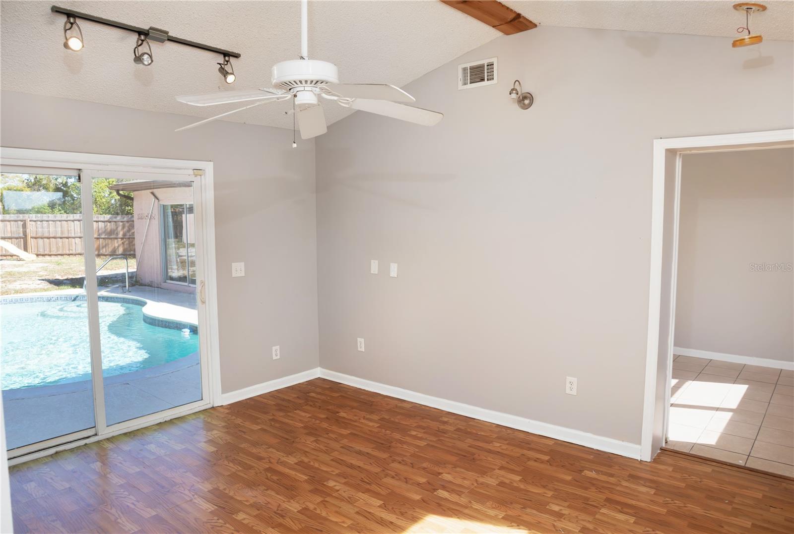 THE LAKES - Residential