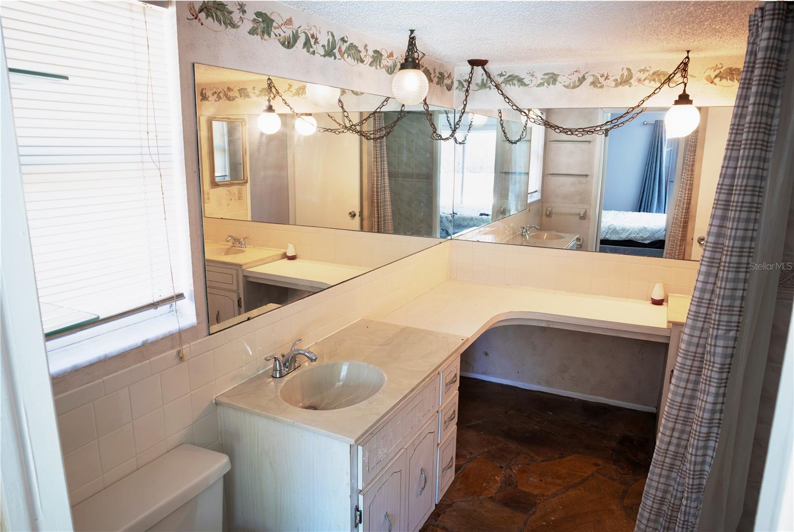 THE LAKES - Residential