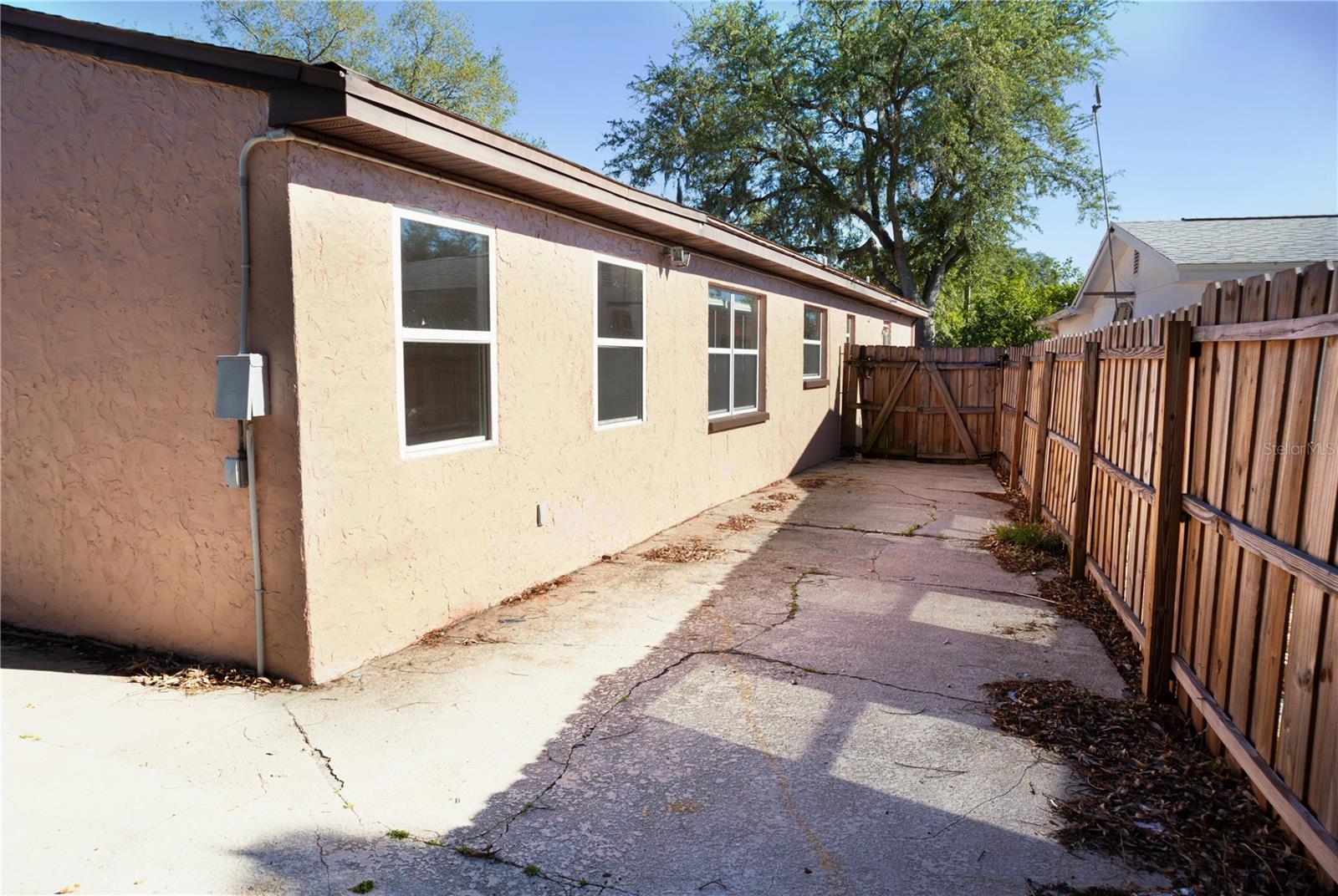 THE LAKES - Residential