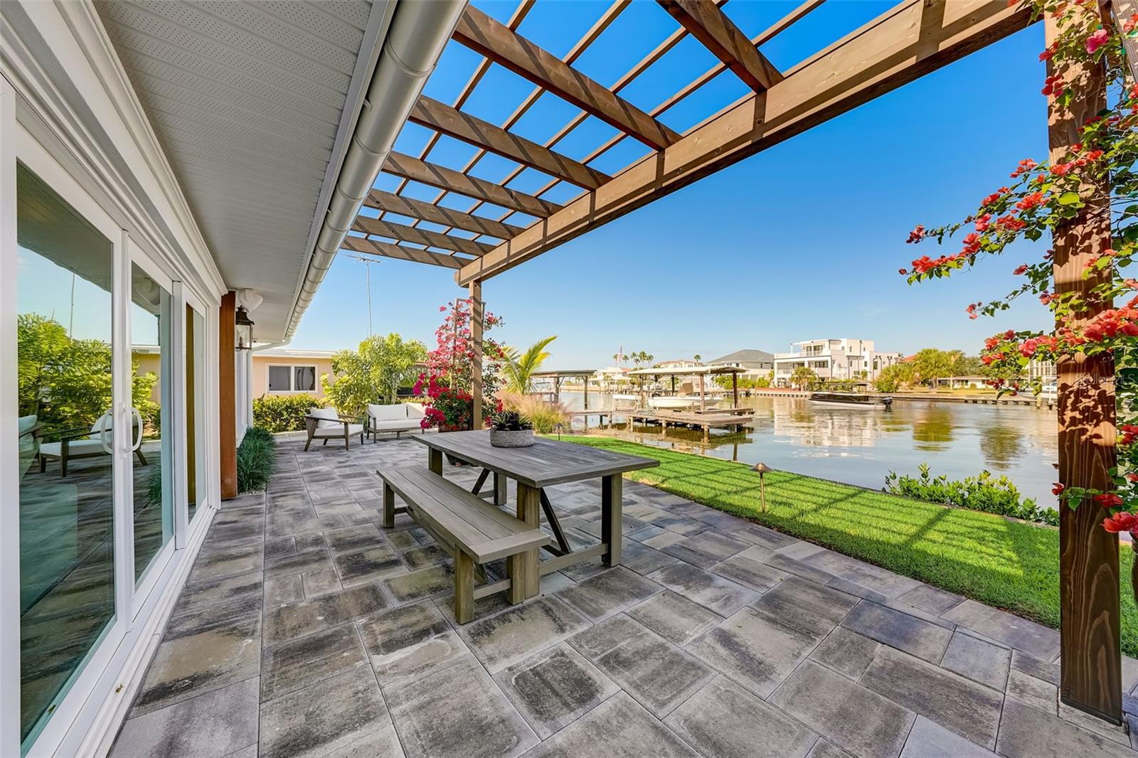 HARBOR VIEW VILLAS 1ST ADD - Residential