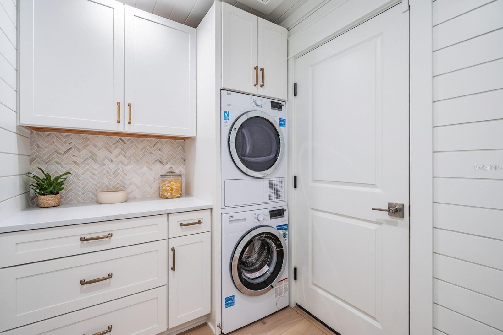 HARBOR VIEW VILLAS 1ST ADD - Residential