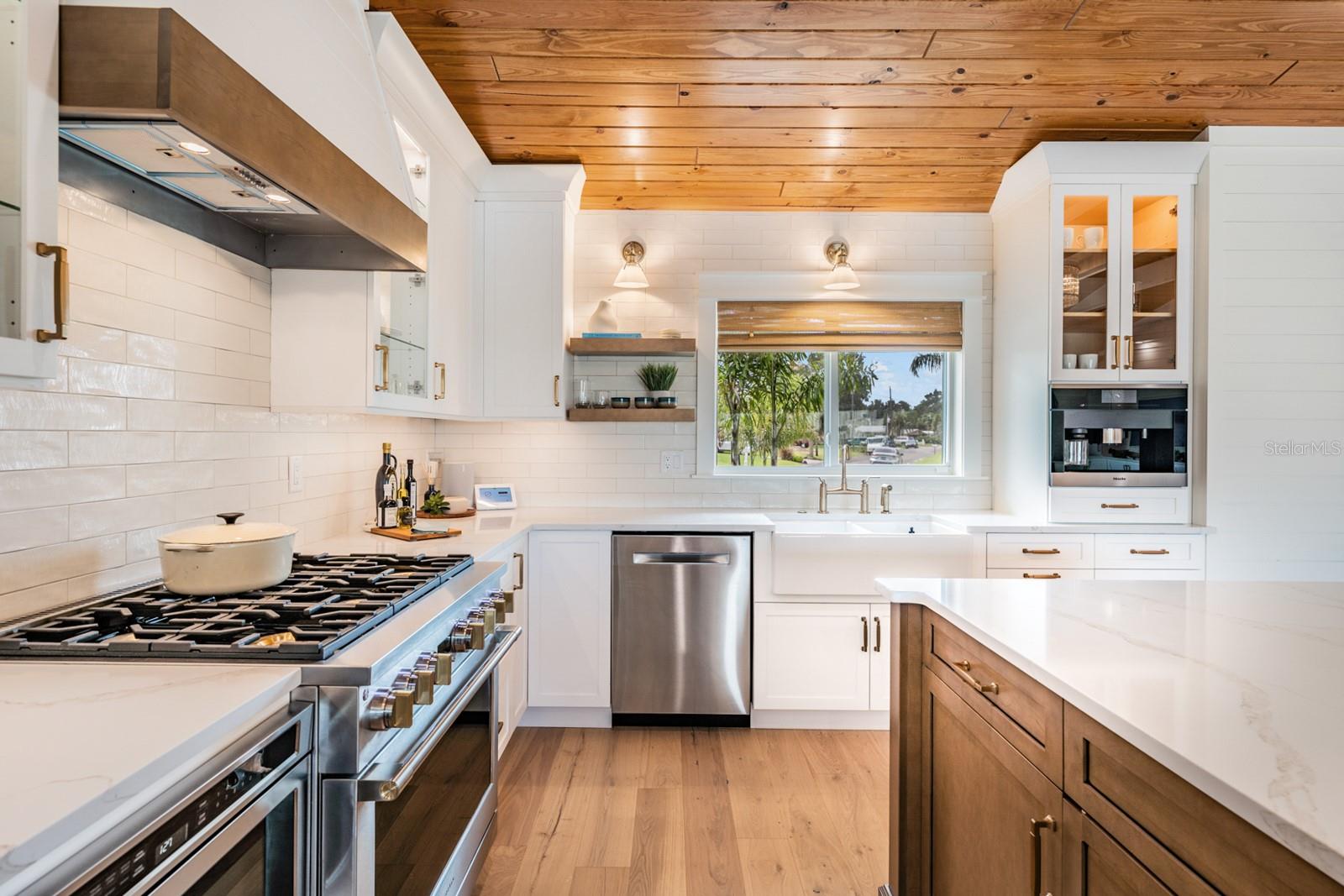 HARBOR VIEW VILLAS 1ST ADD - Residential