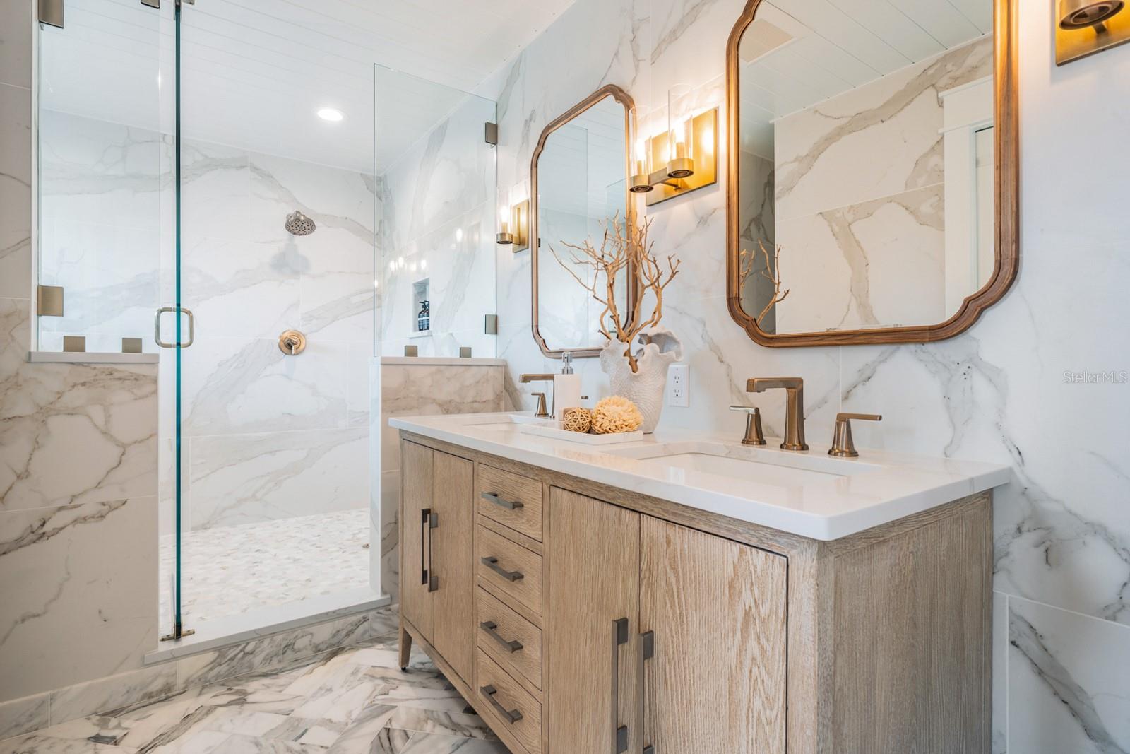 HARBOR VIEW VILLAS 1ST ADD - Residential