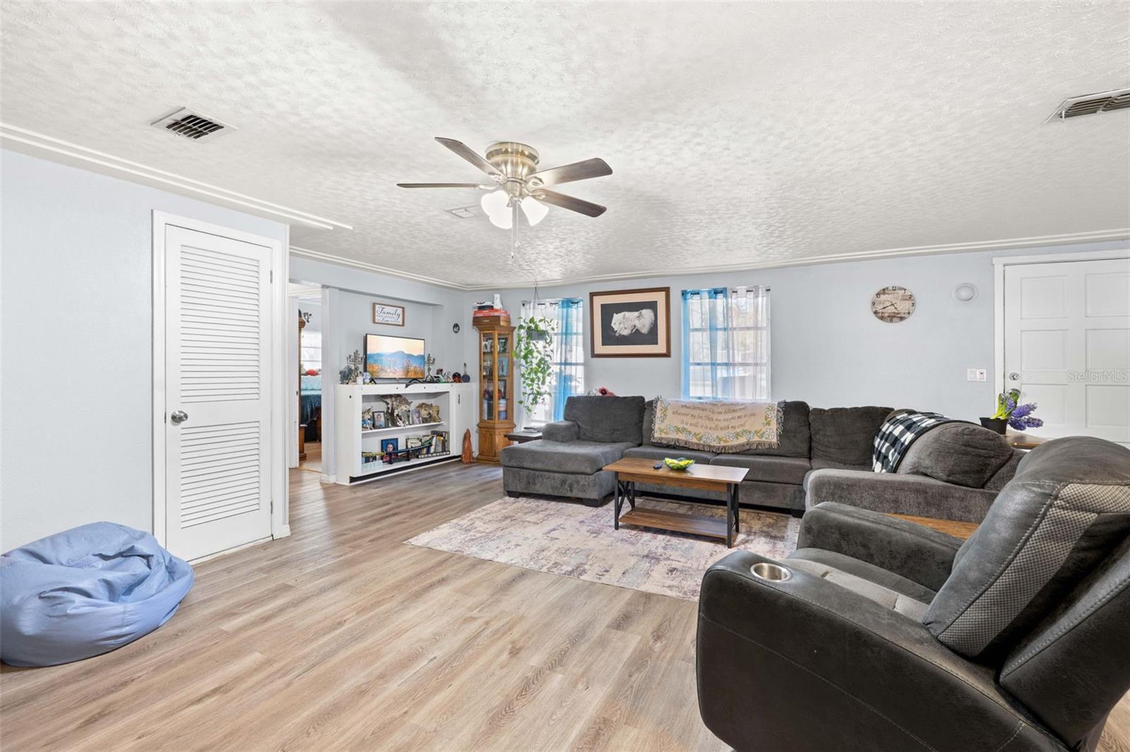 PEARL COURT - Residential