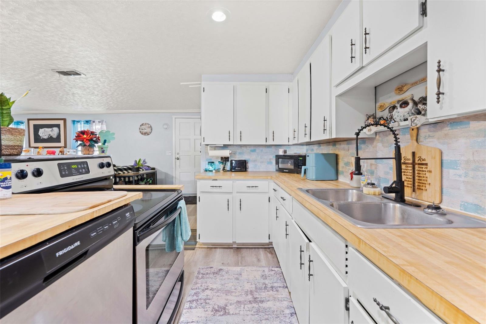 PEARL COURT - Residential
