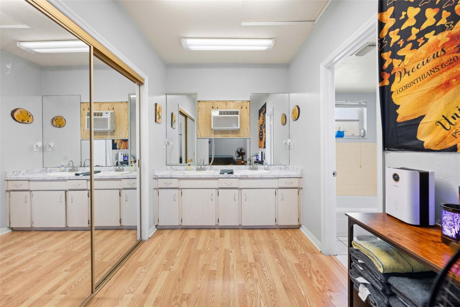 PEARL COURT - Residential