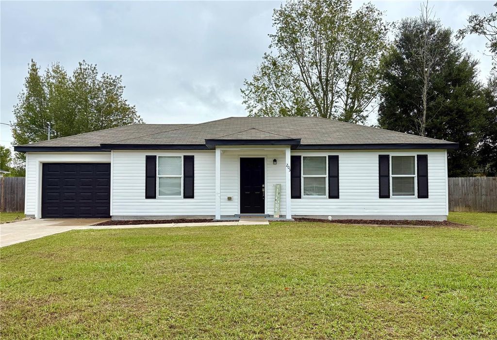 Photo of 203 Juniper Way, Ocala, FL 34480 (MLS # R4910042)