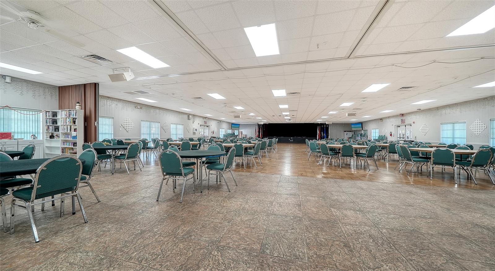 OAKWOOD MANOR - Residential