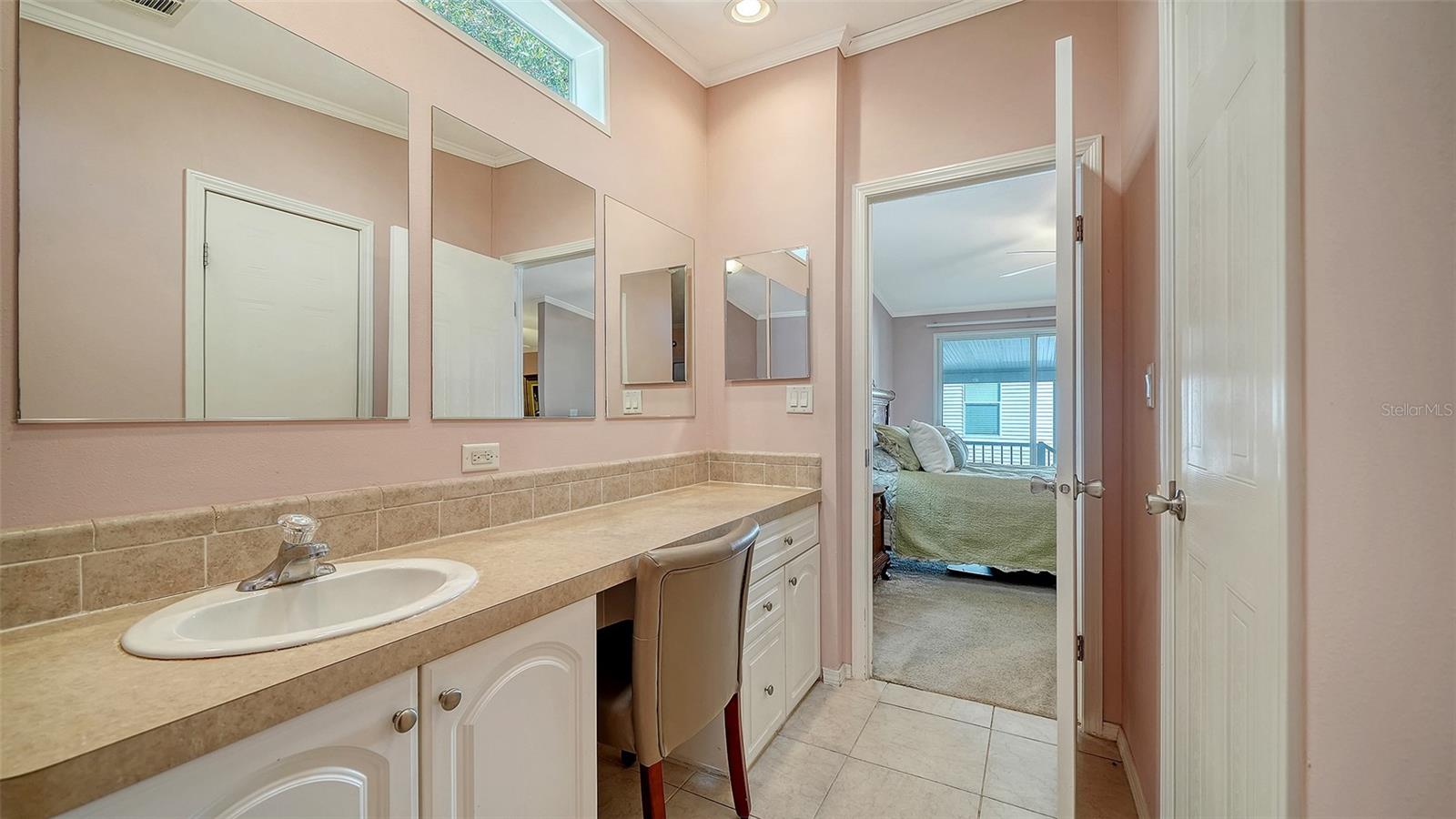 OAKWOOD MANOR - Residential