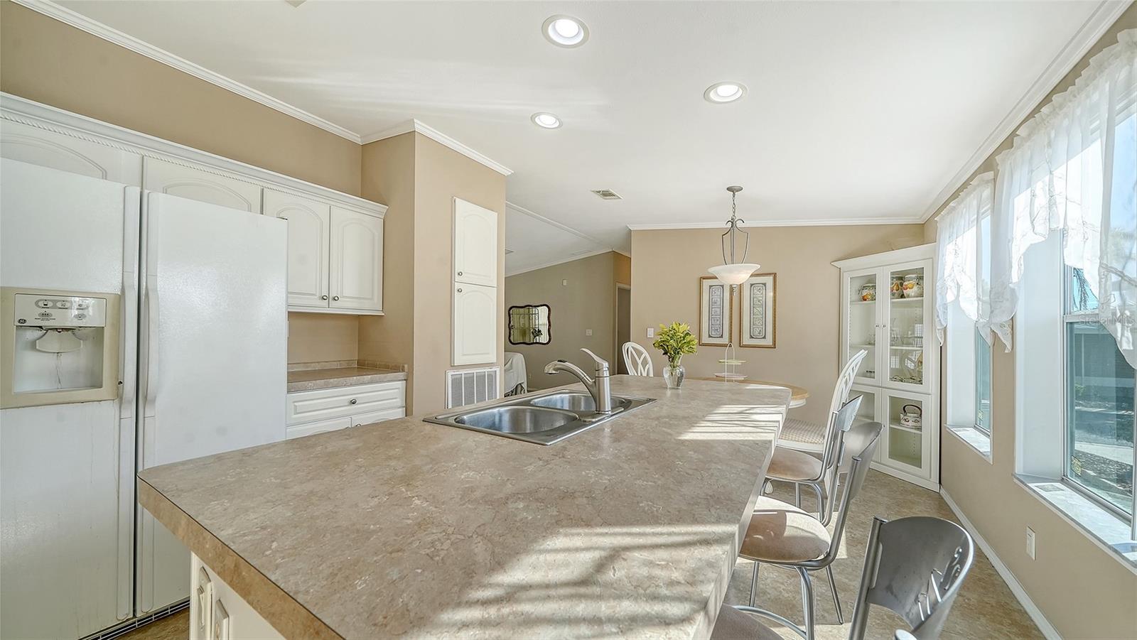 OAKWOOD MANOR - Residential